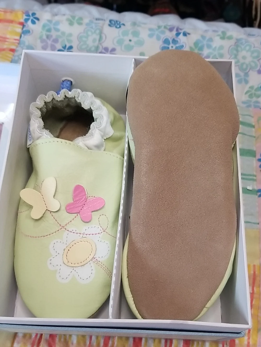Robeez Light Green Leather Soft Soles w/Pink & Yellow Butterflies 3-4 Years